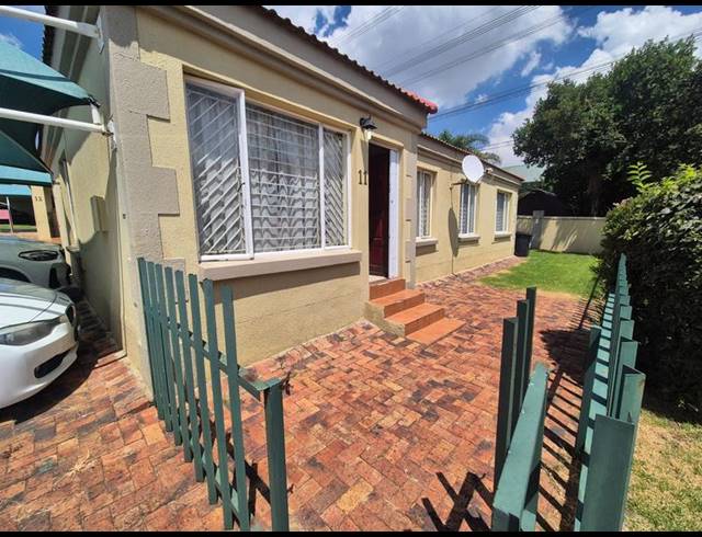 3 BEDROOM TOWNHOUSE FOR SALE IN ELANDSPARK